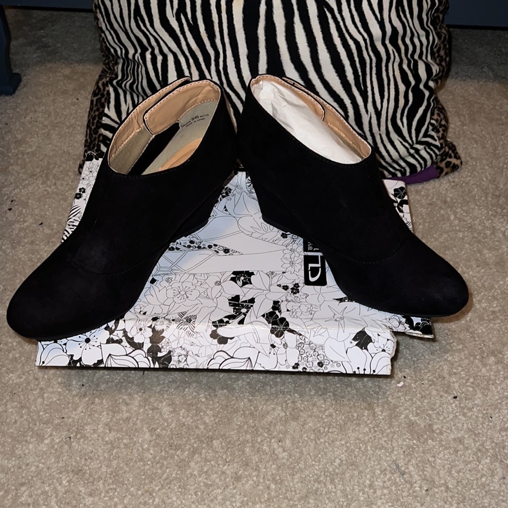 Black Wedge Shoes - Picture 4 of 11